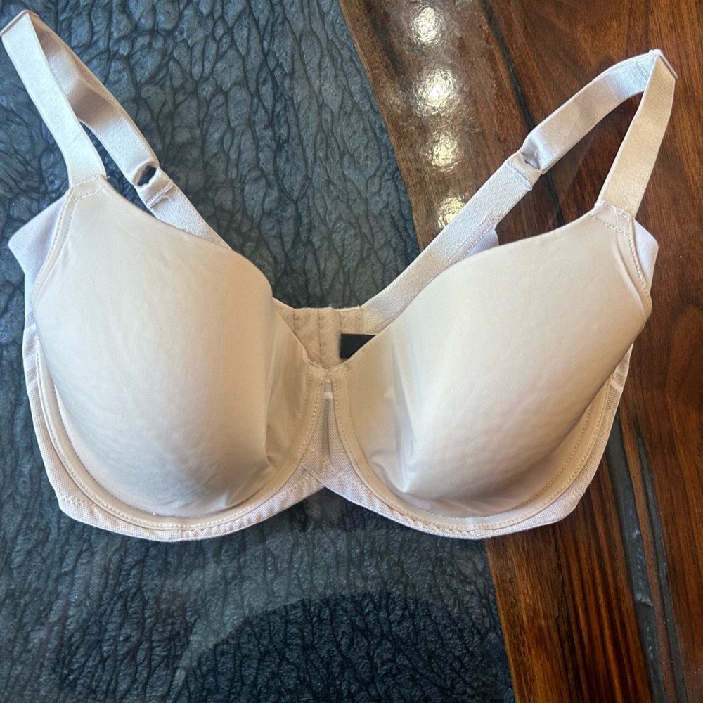 Paramour Bra, size 34DD, very Gently worn, nude color